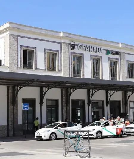 Recogida de coche en la estación de tren de Granada